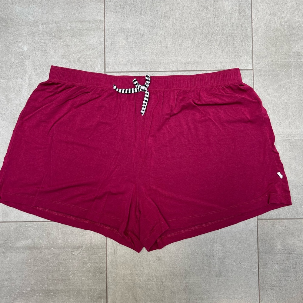 Soft sleep/lounge shorts in burgundy color😴